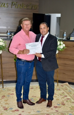 Câmara Municipal realiza Sessão Solene de entrega de Títulos
