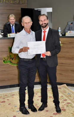 Câmara Municipal realiza Sessão Solene de entrega de Títulos